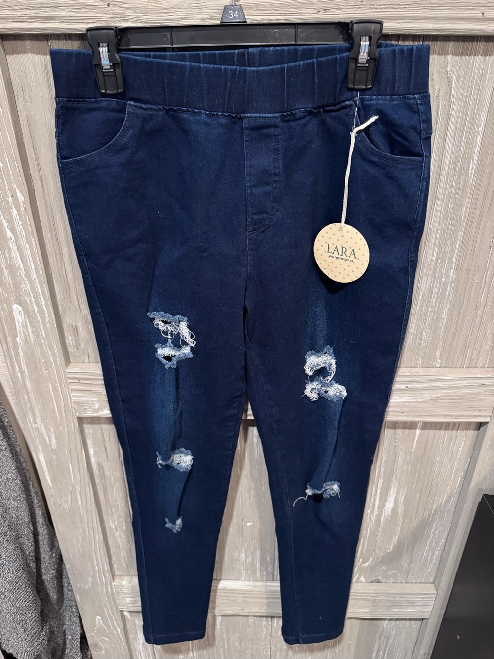 chic Dark Navy Distressed Women’s Skinny Jeans